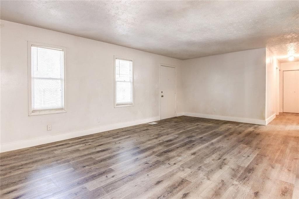 3 bedroom, 2 bathroom, 1,204 sq ft single family residence for sale at 1764 Big Horn Court, Conyers, GA 30013 — photo 5