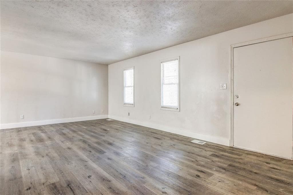3 bedroom, 2 bathroom, 1,204 sq ft single family residence for sale at 1764 Big Horn Court, Conyers, GA 30013 — photo 6