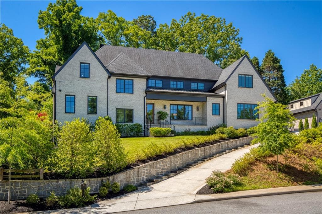6 bedroom, 7 bathroom, 6,143 sq ft single family residence for rent at 840 Kenry Court, Atlanta, GA 30342 for $16,500 a month — photo 2
