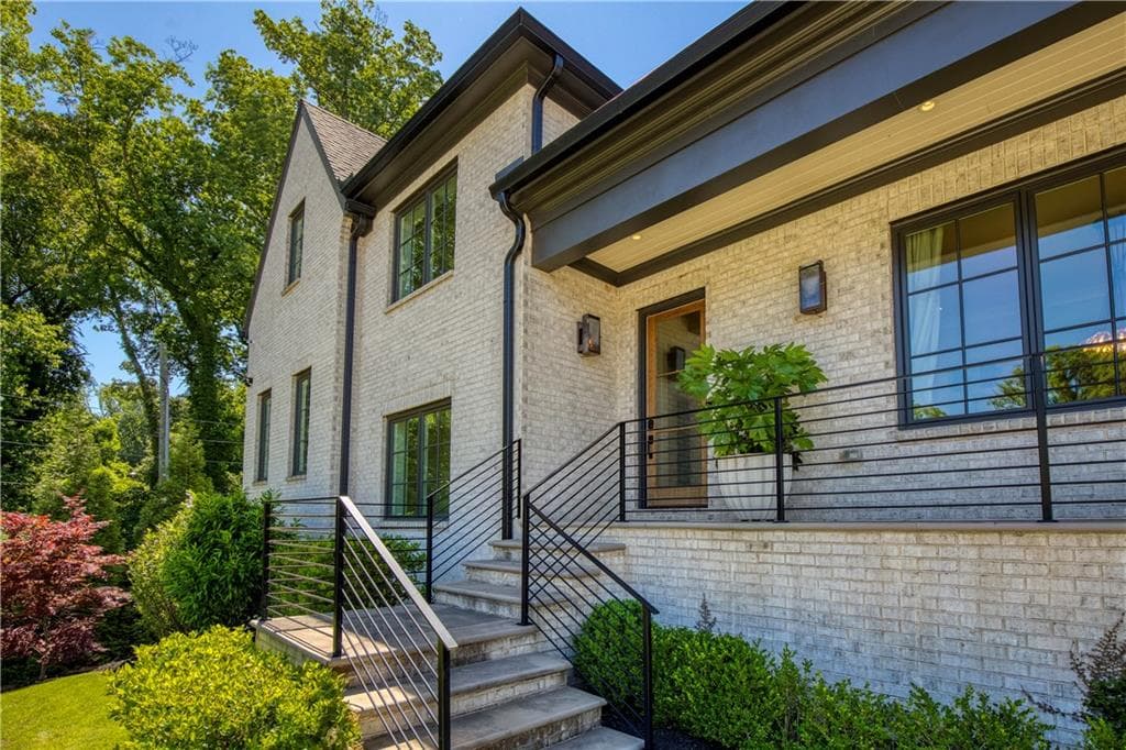 6 bedroom, 7 bathroom, 6,143 sq ft single family residence for rent at 840 Kenry Court, Atlanta, GA 30342 for $16,500 a month — photo 8