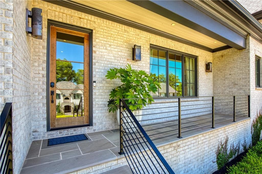 6 bedroom, 7 bathroom, 6,143 sq ft single family residence for rent at 840 Kenry Court, Atlanta, GA 30342 for $16,500 a month — photo 10