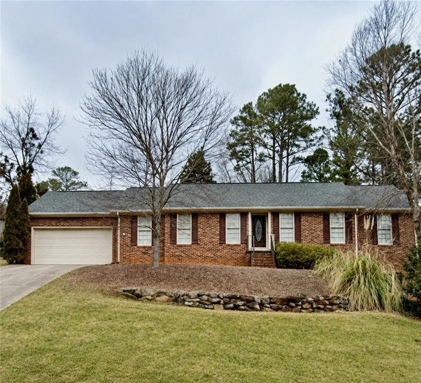 3 bedroom, 2 bathroom, 1,807 sq ft single family residence for sale at 7 Valley Brook Drive, Rome, GA 30161