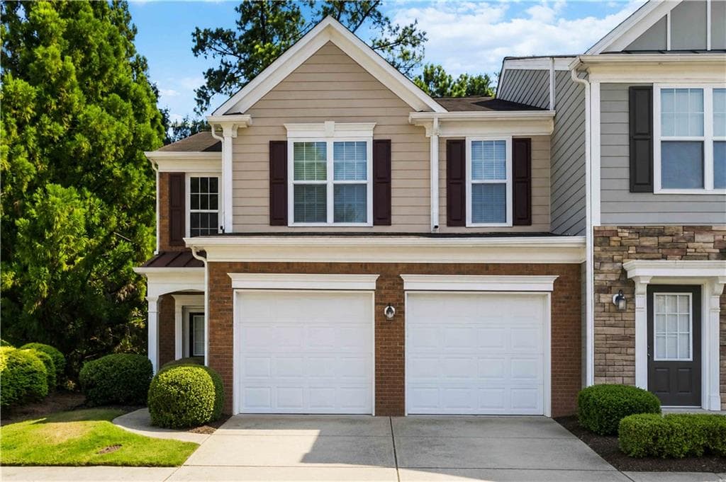 3 bedroom, 3 bathroom, 1,744 sq ft townhouse for rent at 105 Finchley Drive, Roswell, GA 30076 for $2,595 a month — photo 1 of 29