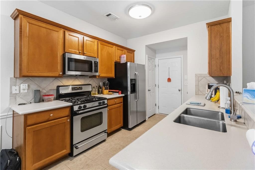 3 bedroom, 3 bathroom, 1,744 sq ft townhouse for rent at 105 Finchley Drive, Roswell, GA 30076 for $2,595 a month — photo 10