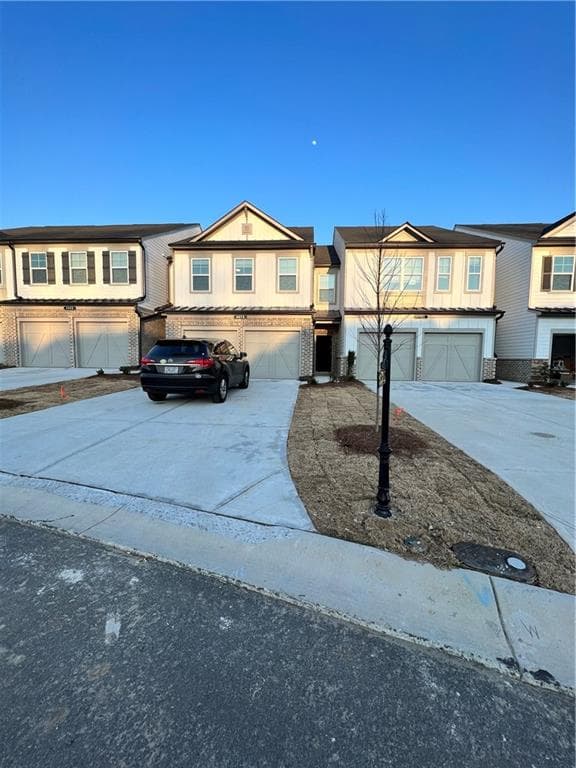 3 bedroom, 3 bathroom, 2,028 sq ft townhouse for rent at 6075 Handley Drive, Cumming, GA 30028 for $2,100 a month — photo 1 of 22