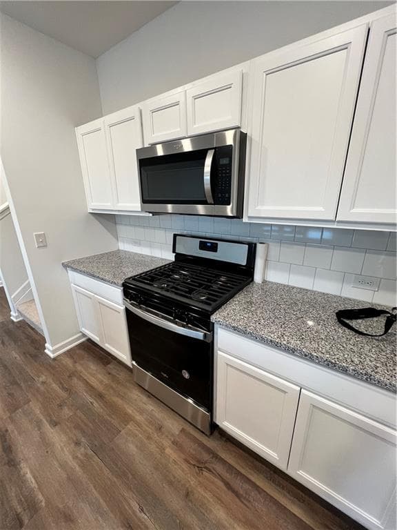 3 bedroom, 3 bathroom, 2,028 sq ft townhouse for rent at 6075 Handley Drive, Cumming, GA 30028 for $2,100 a month — photo 5