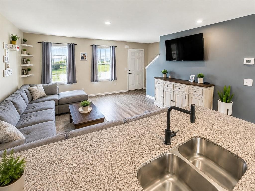 4 bedroom, 3 bathroom, 1,808 sq ft single family residence under contract at 93 Oxford Lane, Kingston, GA 30145 — photo 6