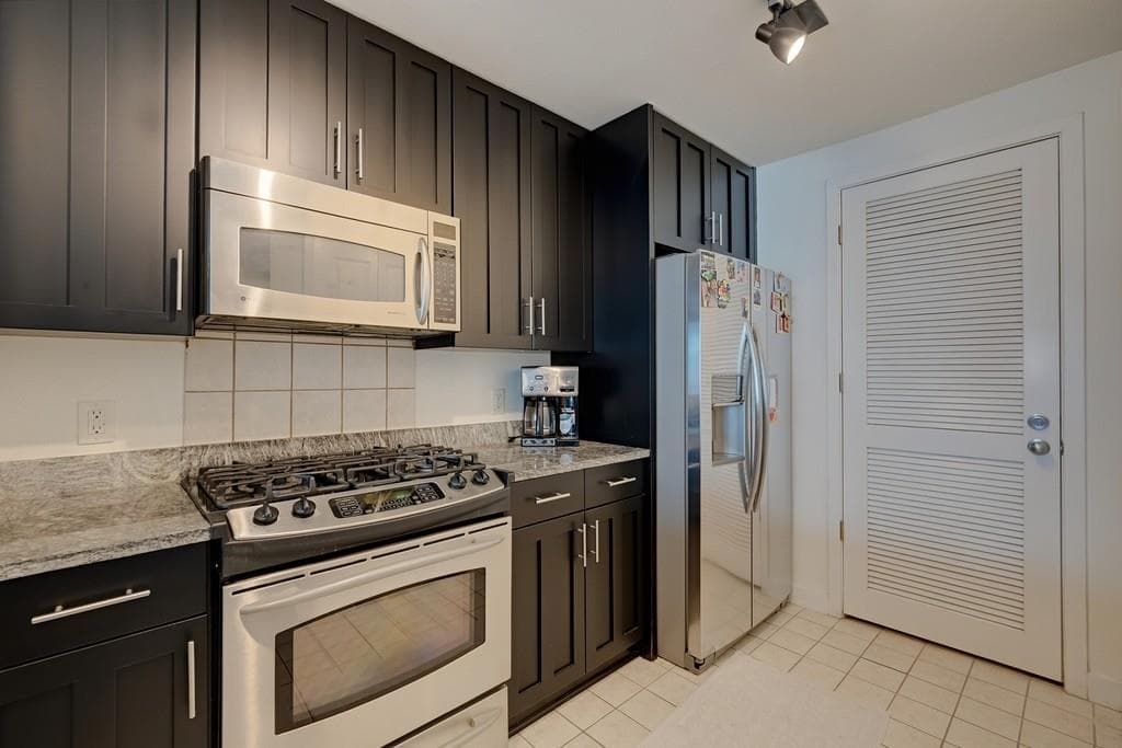 2 bedroom, 2 bathroom, 1,270 sq ft condominium for sale at 3338 Peachtree Road 1807, Atlanta, GA 30326 — photo 4
