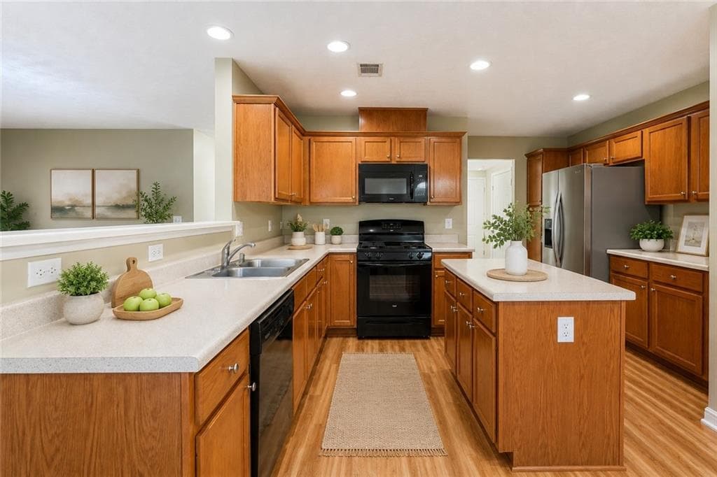 4 bedroom, 3 bathroom, 2,880 sq ft single family residence for sale at 4033 Roxberry Hill Lane, Buford, GA 30518 — photo 5