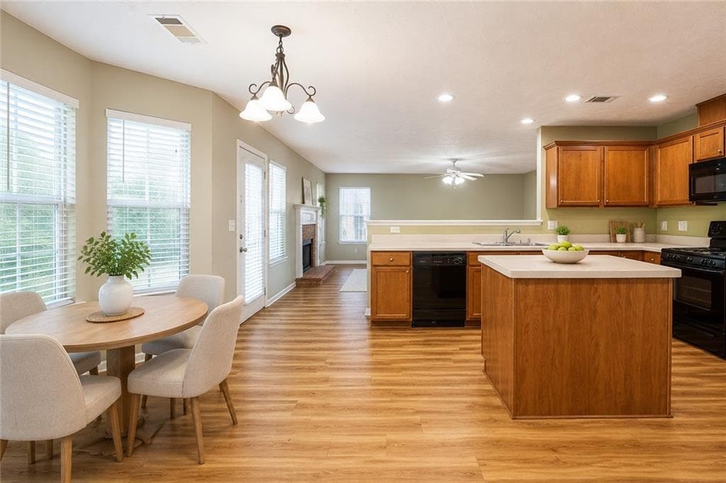 4 bedroom, 3 bathroom, 2,880 sq ft single family residence for sale at 4033 Roxberry Hill Lane, Buford, GA 30518 — photo 6