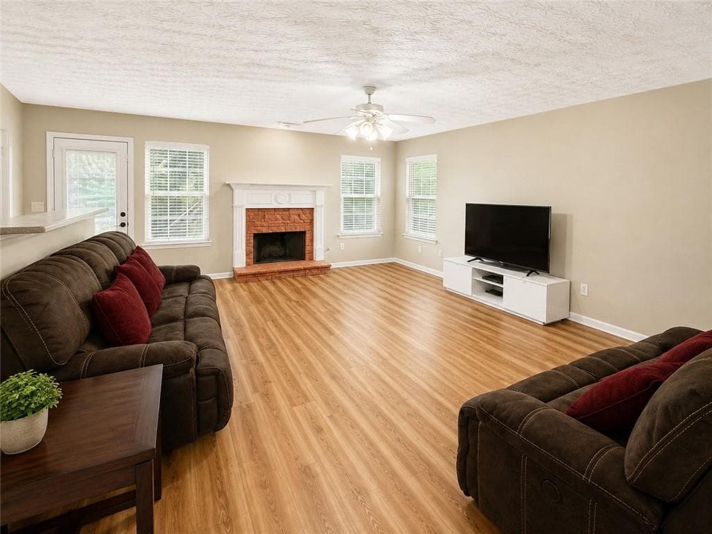4 bedroom, 3 bathroom, 2,880 sq ft single family residence for sale at 4033 Roxberry Hill Lane, Buford, GA 30518 — photo 7
