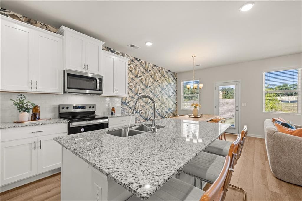 4 bedroom, 2 bathroom, 1,807 sq ft single family residence under contract at 606 Trabert Avenue Avenue, Conyers, GA 30094 — photo 6