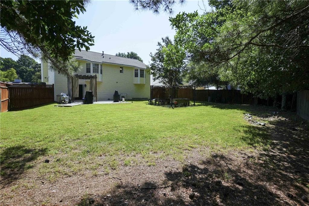 4 bedroom, 3 bathroom, 2,000 sq ft single family residence under contract at 1046 Redan Trace, Stone Mountain, GA 30088 — photo 7