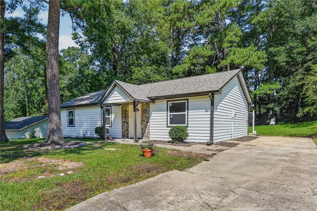 3 bedroom, 2 bathroom, 1,188 sq ft single family residence under contract at 773 Whitehall Drive, Lawrenceville, GA 30043