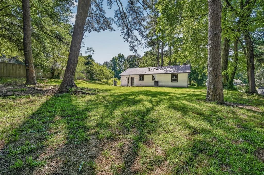 3 bedroom, 2 bathroom, 1,188 sq ft single family residence under contract at 773 Whitehall Drive, Lawrenceville, GA 30043 — photo 8