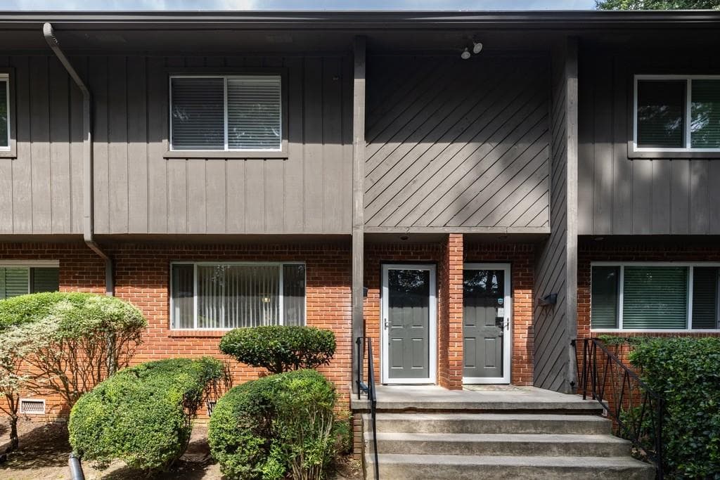 2 bedroom, 2 bathroom, 1,064 sq ft condominium for rent at 1604 Briarcliff Road 2, Atlanta, GA 30306 for $1,800 a month — photo 1 of 30