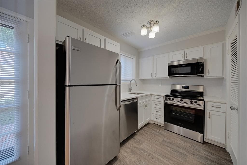 2 bedroom, 2 bathroom, 1,064 sq ft condominium for rent at 1604 Briarcliff Road 2, Atlanta, GA 30306 for $1,800 a month — photo 3