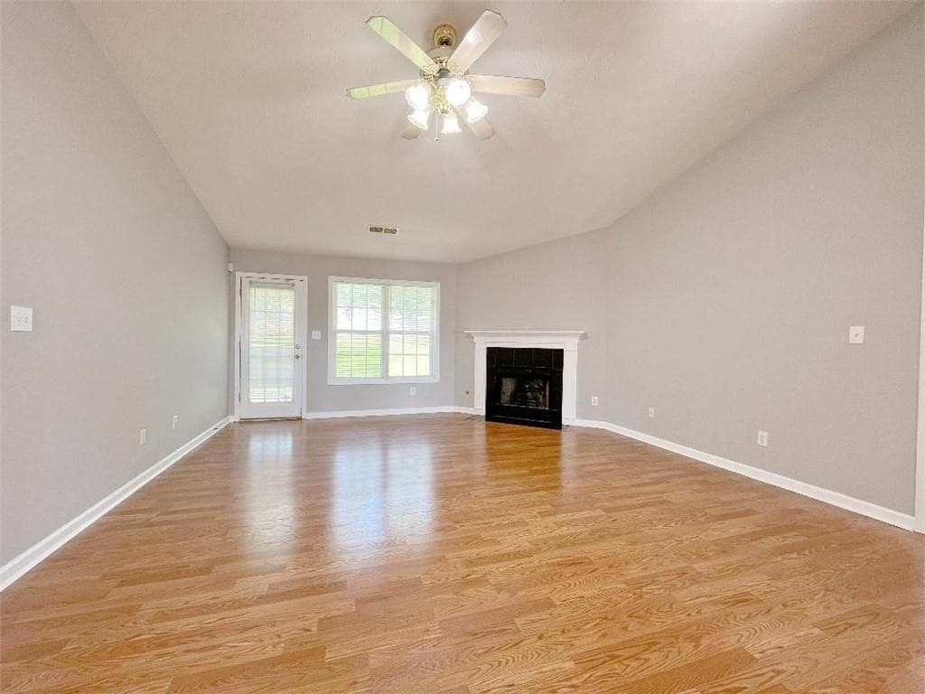 4 bedroom, 2 bathroom, 1,896 sq ft single family residence for rent at 408 Lee Miller Drive, Suwanee, GA 30024 for $2,300 a month — photo 5