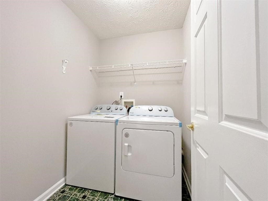 4 bedroom, 2 bathroom, 1,896 sq ft single family residence for rent at 408 Lee Miller Drive, Suwanee, GA 30024 for $2,300 a month — photo 10