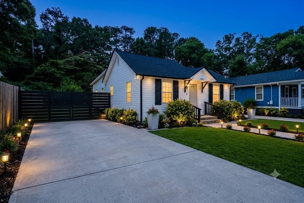 3 bedroom, 2 bathroom, 1,025 sq ft single family residence for sale at 2100 Tiger Flowers Drive, Atlanta, GA 30314 — photo 3