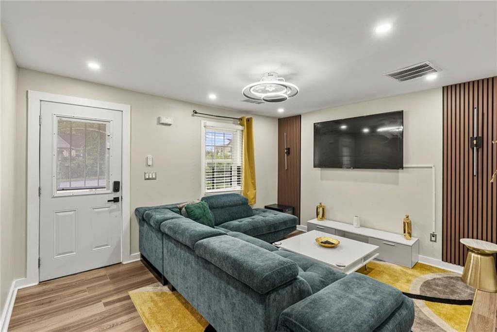 3 bedroom, 2 bathroom, 1,025 sq ft single family residence for sale at 2100 Tiger Flowers Drive, Atlanta, GA 30314 — photo 7