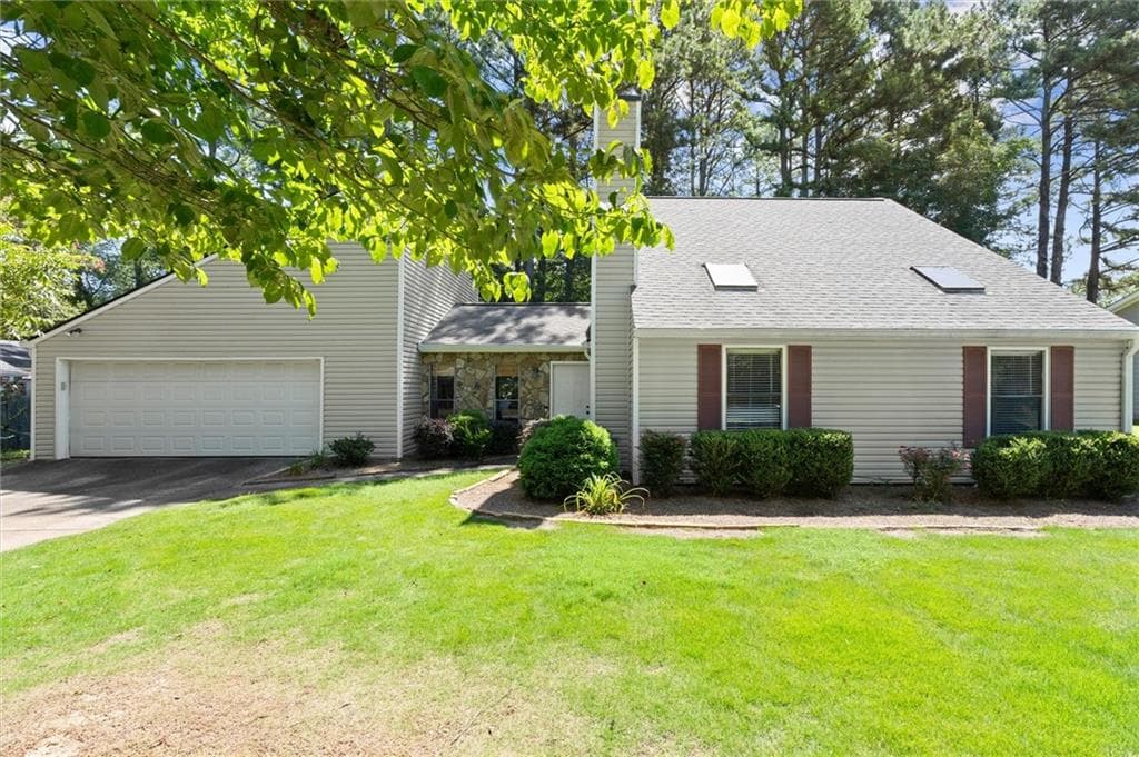 3 bedroom, 2 bathroom, 1,518 sq ft single family residence for sale at 2272 Macby Drive, Marietta, GA 30066