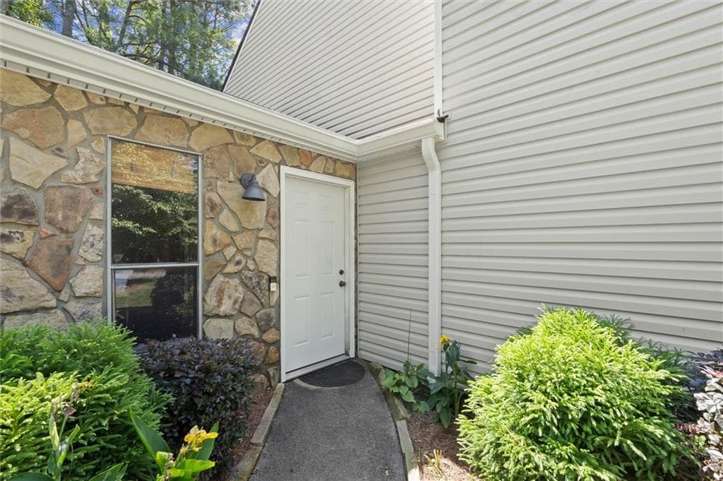 3 bedroom, 2 bathroom, 1,518 sq ft single family residence for sale at 2272 Macby Drive, Marietta, GA 30066 — photo 5