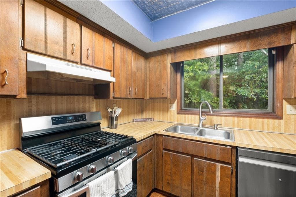 3 bedroom, 2 bathroom, 1,518 sq ft single family residence for sale at 2272 Macby Drive, Marietta, GA 30066 — photo 9