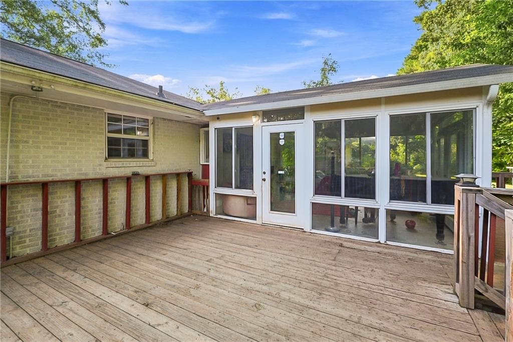 3 bedroom, 2 bathroom, 1,624 sq ft single family residence for sale at 2834 S Clark Drive, East Point, GA 30344 — photo 5