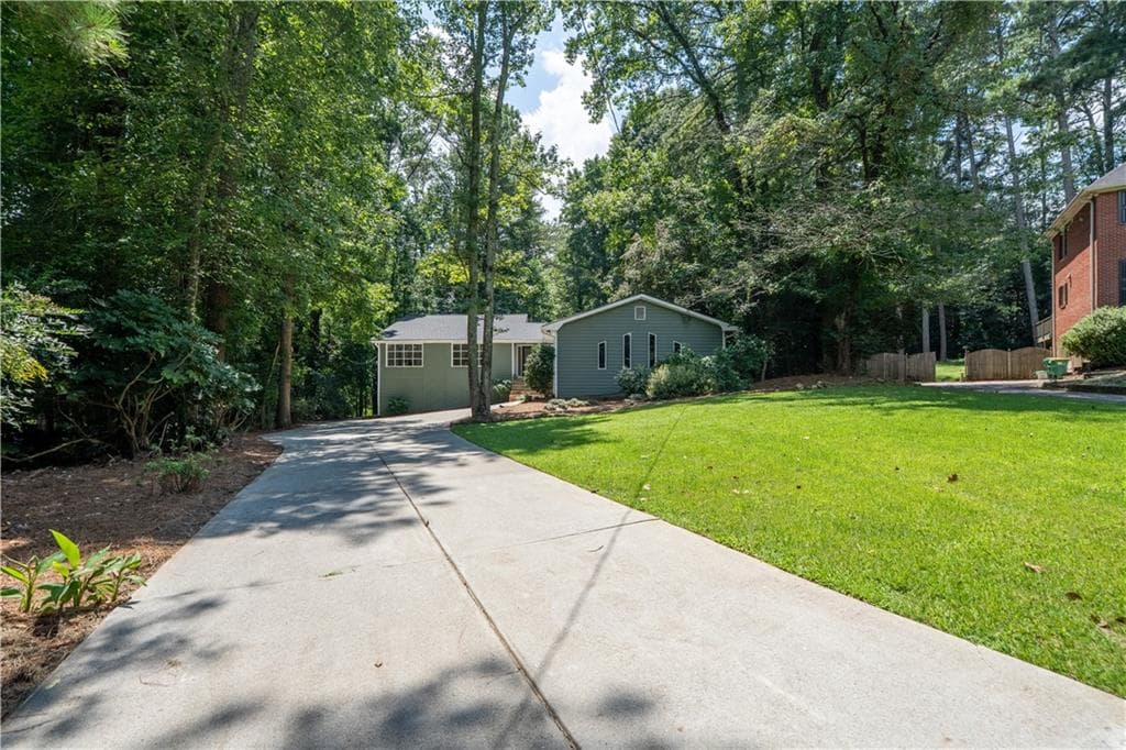 4 bedroom, 4 bathroom, 3,433 sq ft single family residence for sale at 3882 Centre Court, Peachtree Corners, GA 30092 — photo 8
