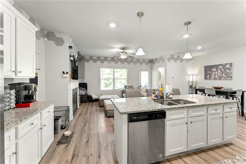 4 bedroom, 3 bathroom, 1,760 sq ft townhouse for rent at 1840 Fabian Way, Austell, GA 30106 for $2,400 a month — photo 5