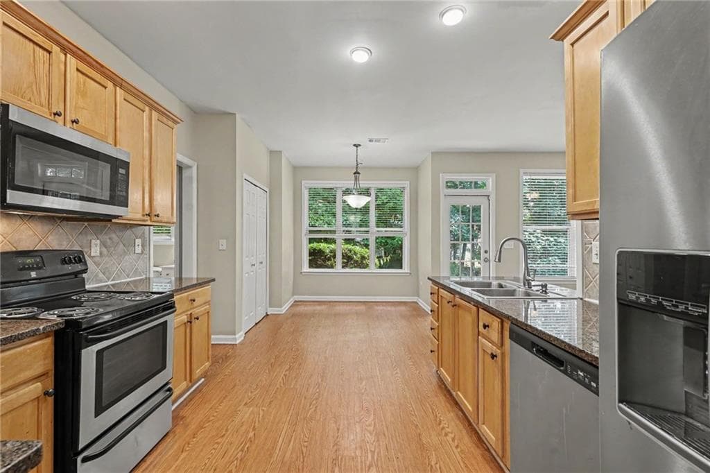5 bedroom, 3 bathroom, 2,562 sq ft single family residence under contract at 2663 Back Creek Chase, Dacula, GA 30019 — photo 10