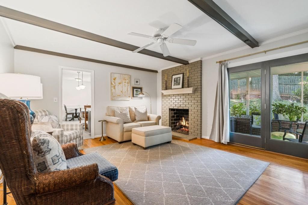 4 bedroom, 3 bathroom, 2,860 sq ft single family residence under contract at 260 Abington Drive, Sandy Springs, GA 30328 — photo 10
