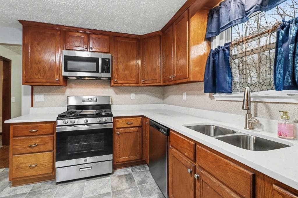 3 bedroom, 2 bathroom, 1,284 sq ft single family residence for sale at 3864 YEAGER Road, Douglasville, GA 30135 — photo 8