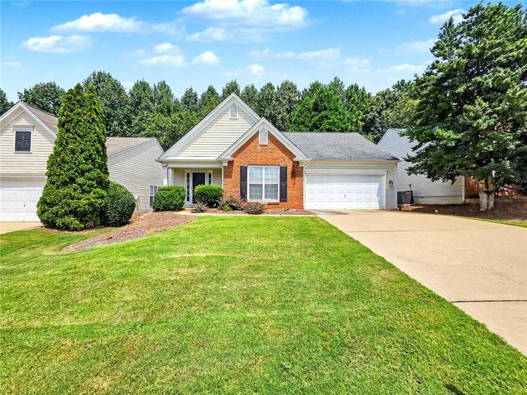 3 bedroom, 3 bathroom, 1,850 sq ft single family residence under contract at 6730 Waveland Drive, Cumming, GA 30040 — photo 3