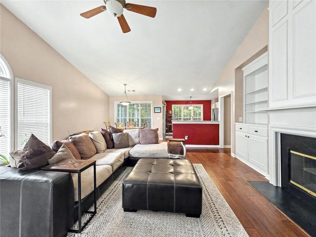 3 bedroom, 3 bathroom, 1,850 sq ft single family residence under contract at 6730 Waveland Drive, Cumming, GA 30040 — photo 9