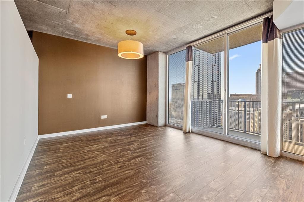 1 bedroom, 1 bathroom, 730 sq ft condominium for rent at 400 W Peachtree Street 3707, Atlanta, GA 30308 for $1,995 a month — photo 2