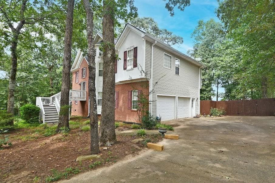 4 bedroom, 3 bathroom, 3,206 sq ft single family residence for sale at 143 BurchField Run, Carrollton, GA 30116 — photo 3