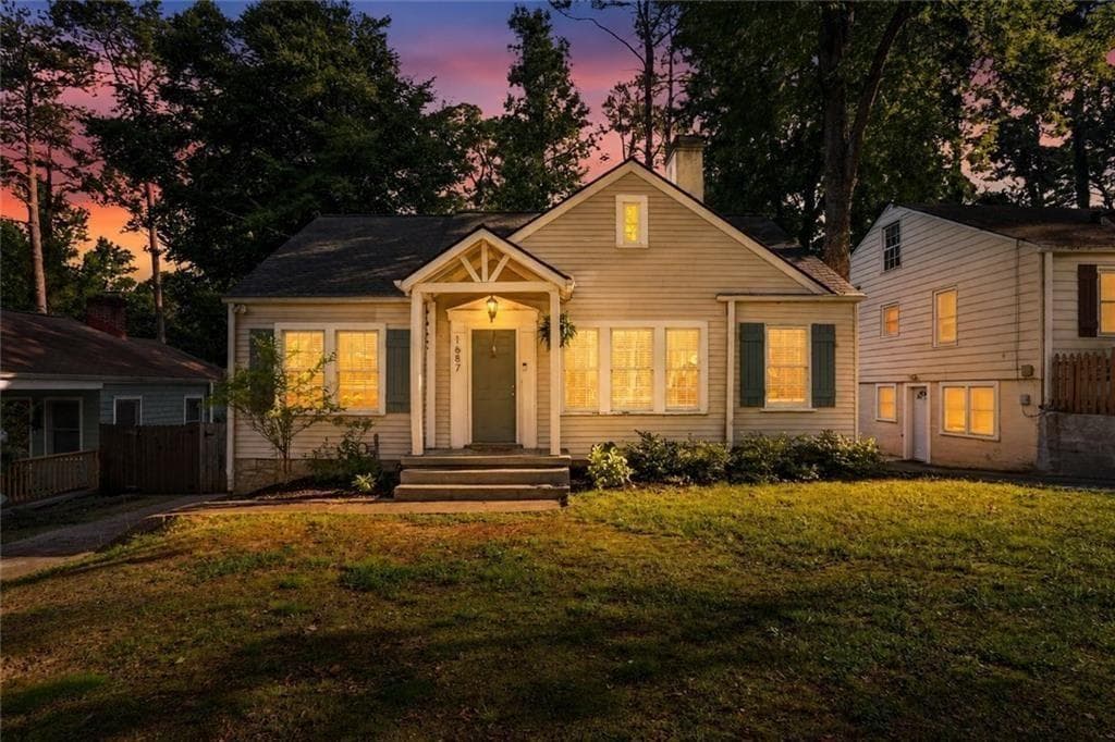 2 bedroom, 1 bathroom, 956 sq ft single family residence for sale at 1687 Richland Road, Atlanta, GA 30311