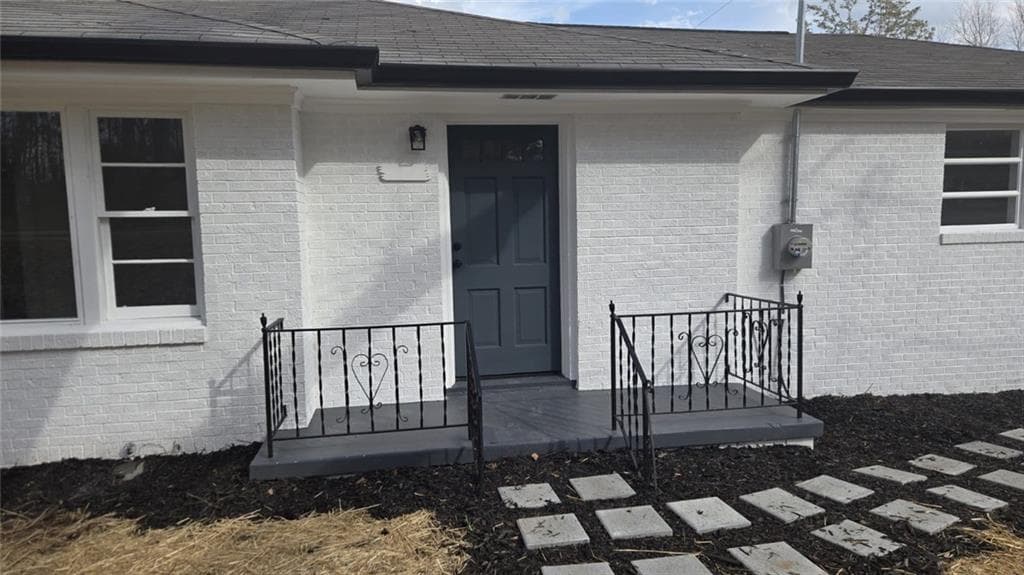 3 bedroom, 2 bathroom, 1,570 sq ft single family residence for sale at 5432 Ash St, Forest Park, GA 30297