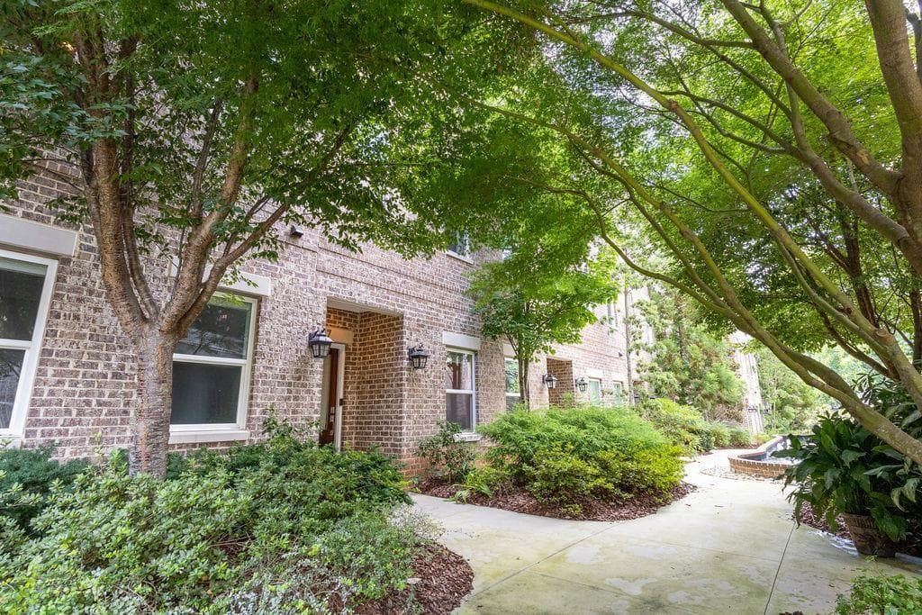 3 bedroom, 4 bathroom, 2,764 sq ft townhouse for sale at 347 Brownstones Circle, Atlanta, GA 30312 — photo 4