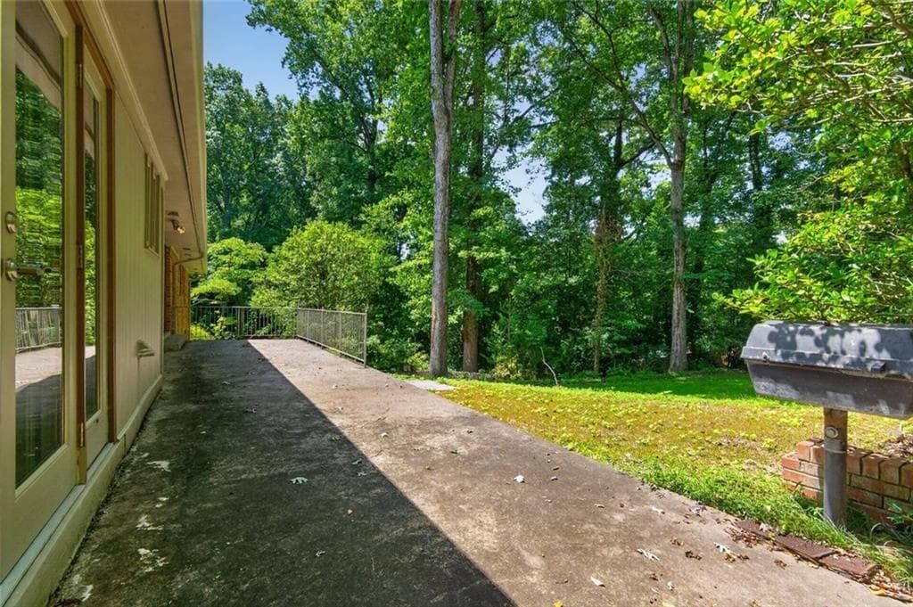3 bedroom, 2 bathroom, 2,632 sq ft single family residence for rent at 6858 Brandon Mill Road, Sandy Springs, GA 30328 for $3,000 a month — photo 2