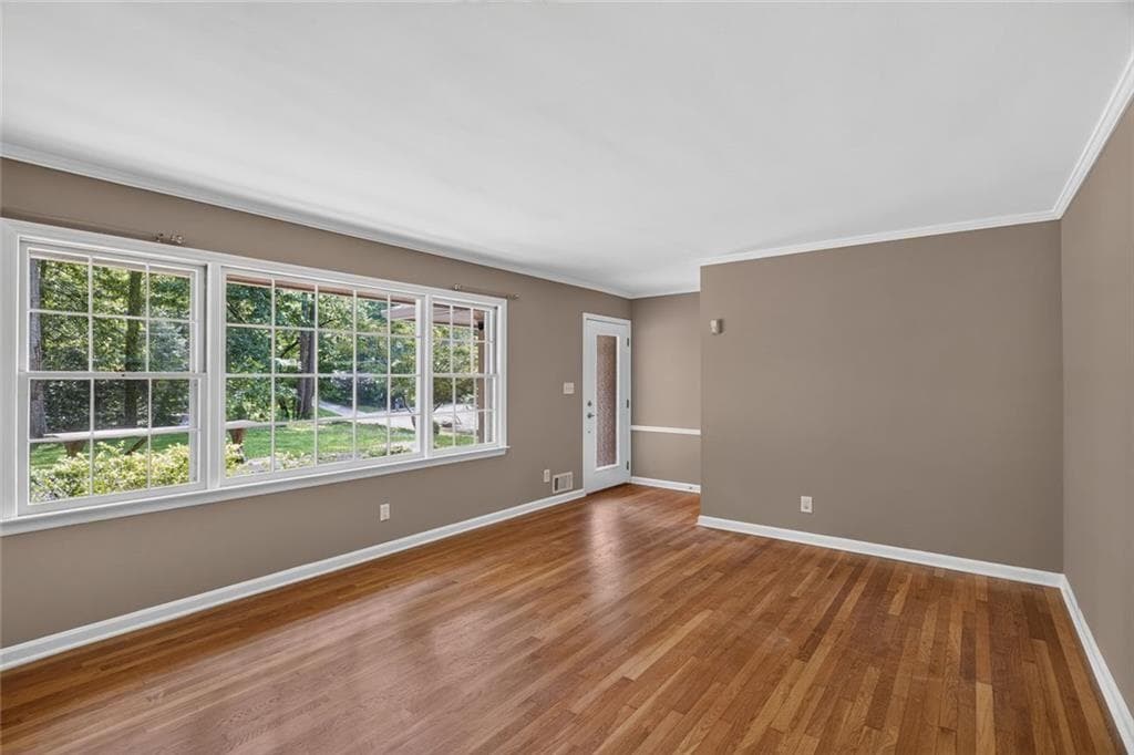 3 bedroom, 2 bathroom, 2,632 sq ft single family residence for rent at 6858 Brandon Mill Road, Sandy Springs, GA 30328 for $3,000 a month — photo 4