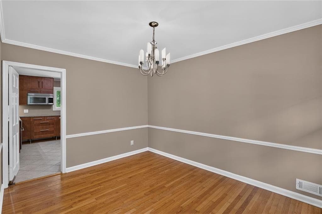 3 bedroom, 2 bathroom, 2,632 sq ft single family residence for rent at 6858 Brandon Mill Road, Sandy Springs, GA 30328 for $3,000 a month — photo 7