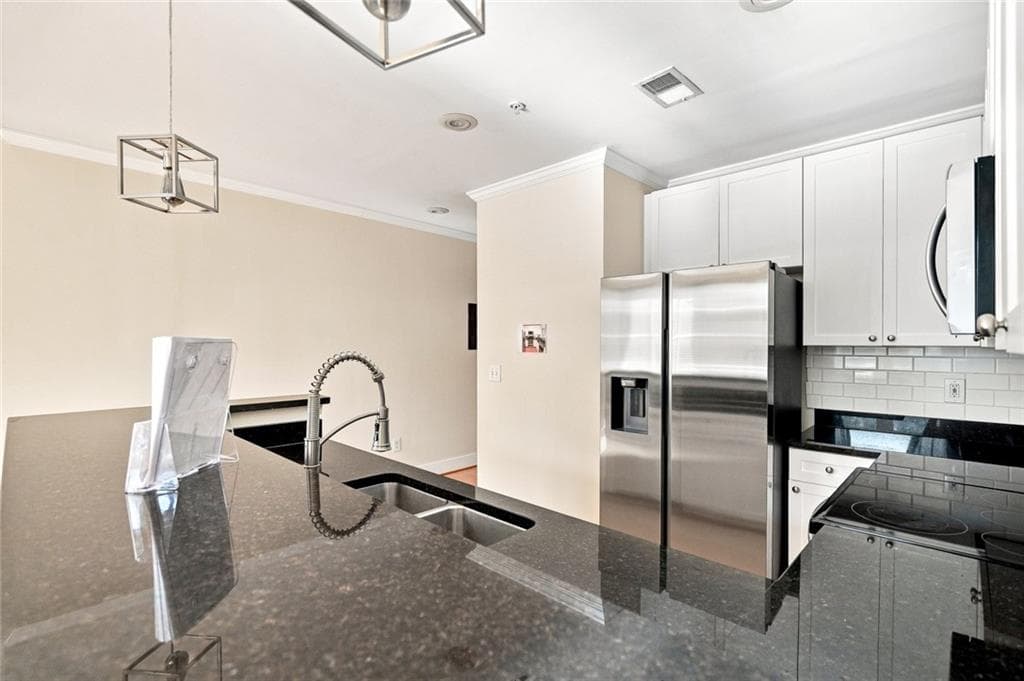 2 bedroom, 2 bathroom, 1,125 sq ft condominium for sale at 933 Garrett Street 201, Atlanta, GA 30316 — photo 10