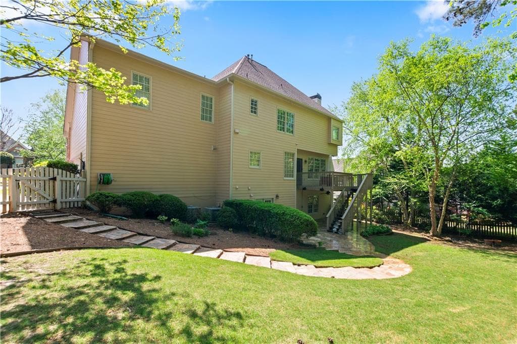 5 bedroom, 4 bathroom, 3,957 sq ft single family residence for rent at 7205 Fawn Lake Drive, Alpharetta, GA 30005 for $5,000 a month — photo 6