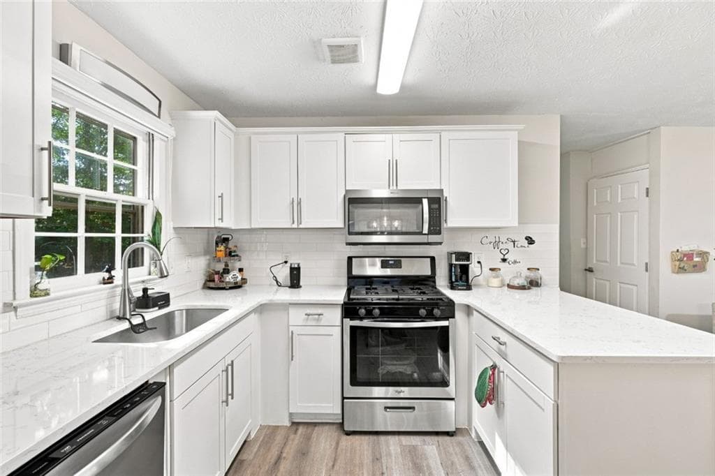 5 bedroom, 3 bathroom, 2,191 sq ft single family residence for sale at 137 Landing Lane, Powder Springs, GA 30127 — photo 4