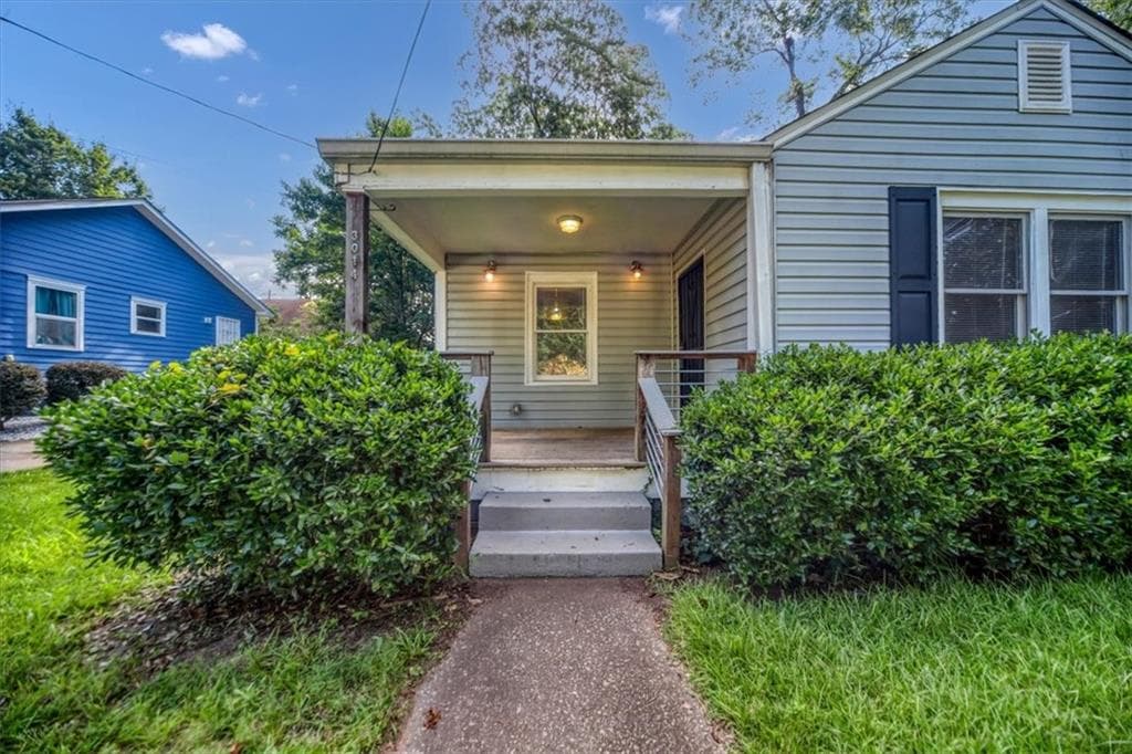3 bedroom, 2 bathroom, 1,100 sq ft single family residence for sale at 3014 E Point Street, Atlanta, GA 30344 — photo 5