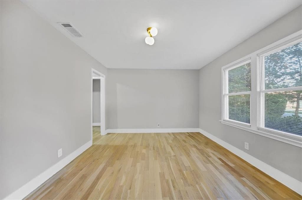 3 bedroom, 2 bathroom, 1,100 sq ft single family residence for sale at 3014 E Point Street, Atlanta, GA 30344 — photo 8