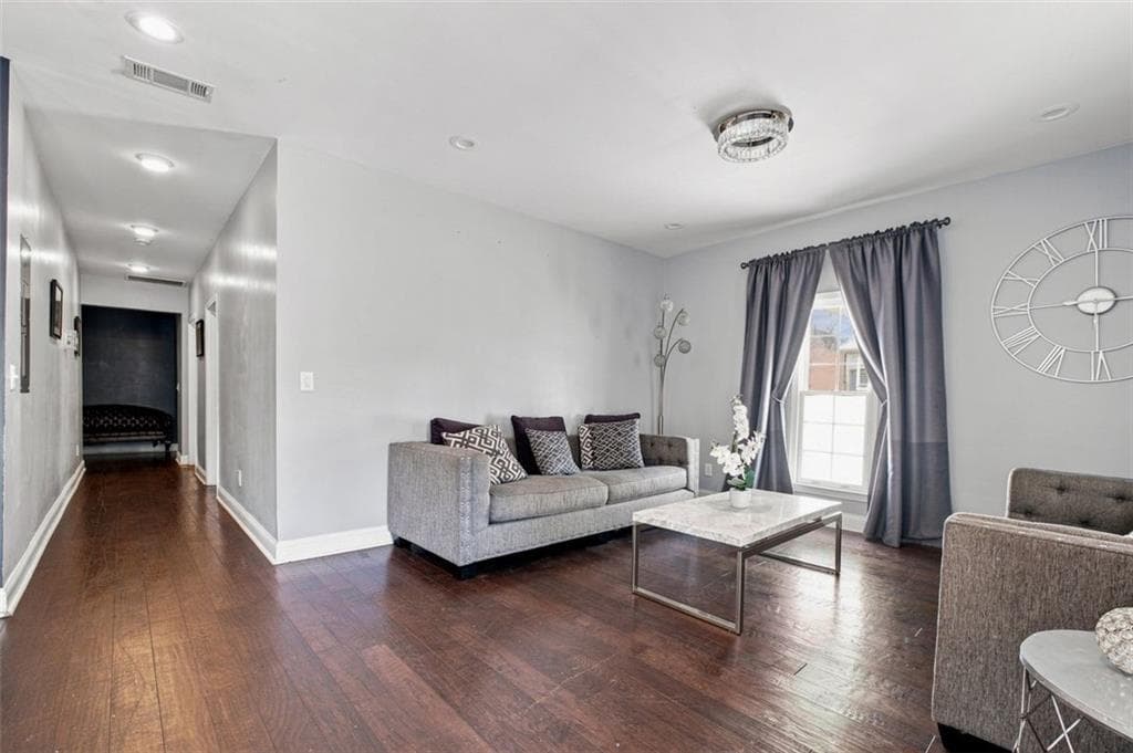 4 bedroom, 3 bathroom, 2,304 sq ft single family residence for sale at 964 Mayson Turner Road, Atlanta, GA 30314 — photo 10